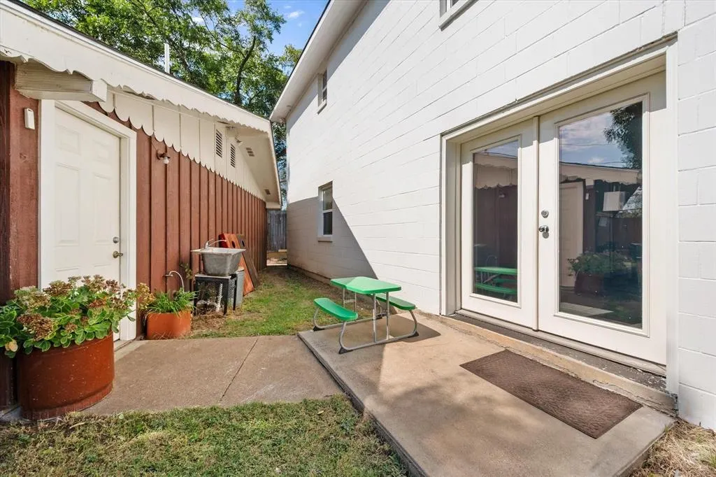 2548 Wood Valley Place