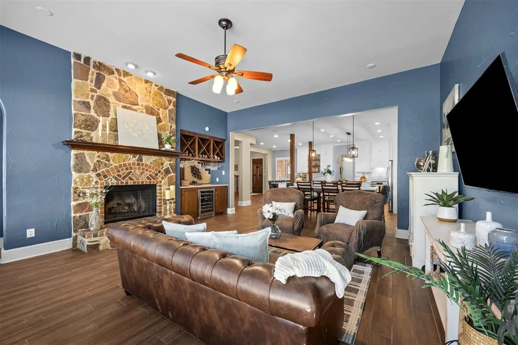 7200 Maudsley Drive