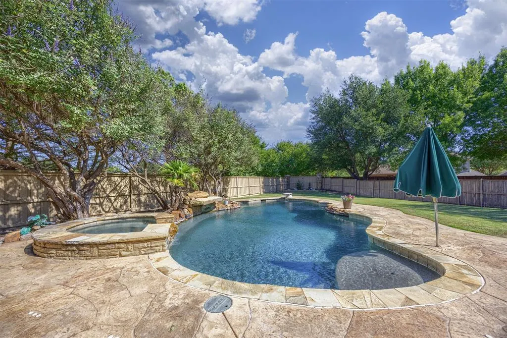 7200 Maudsley Drive