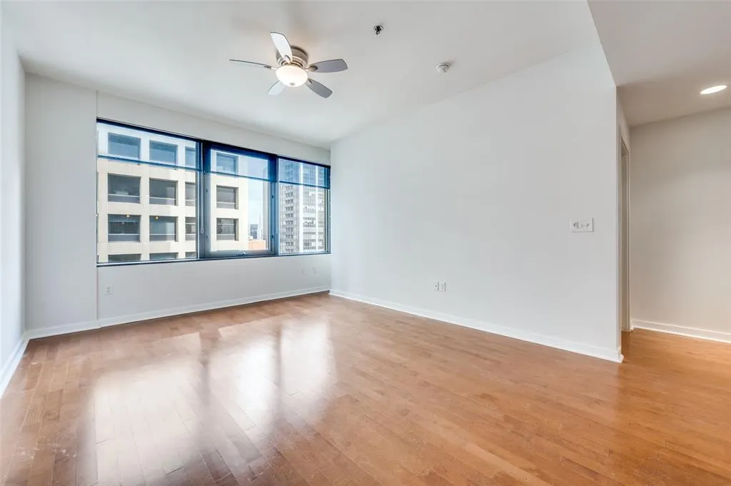 1200 Main Street #1908