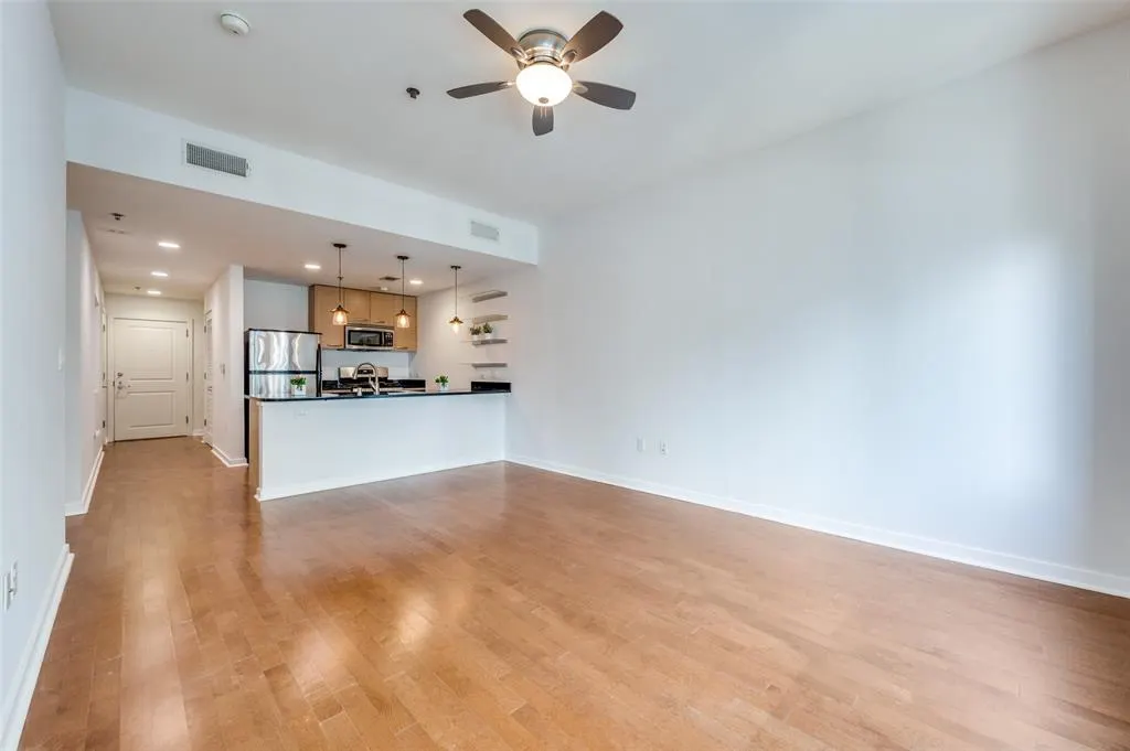 1200 Main Street #1908