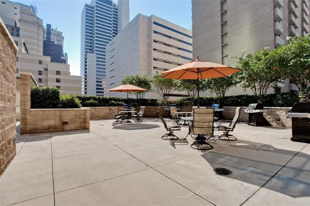 1200 Main Street #1908