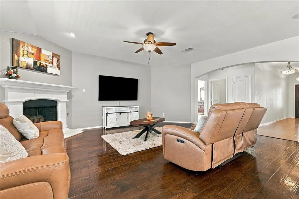1117 Lake Hollow Drive