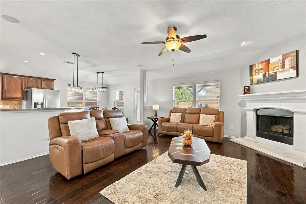 1117 Lake Hollow Drive