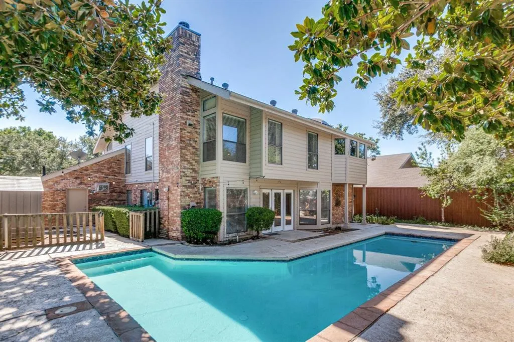 5221 Old Shepard Place