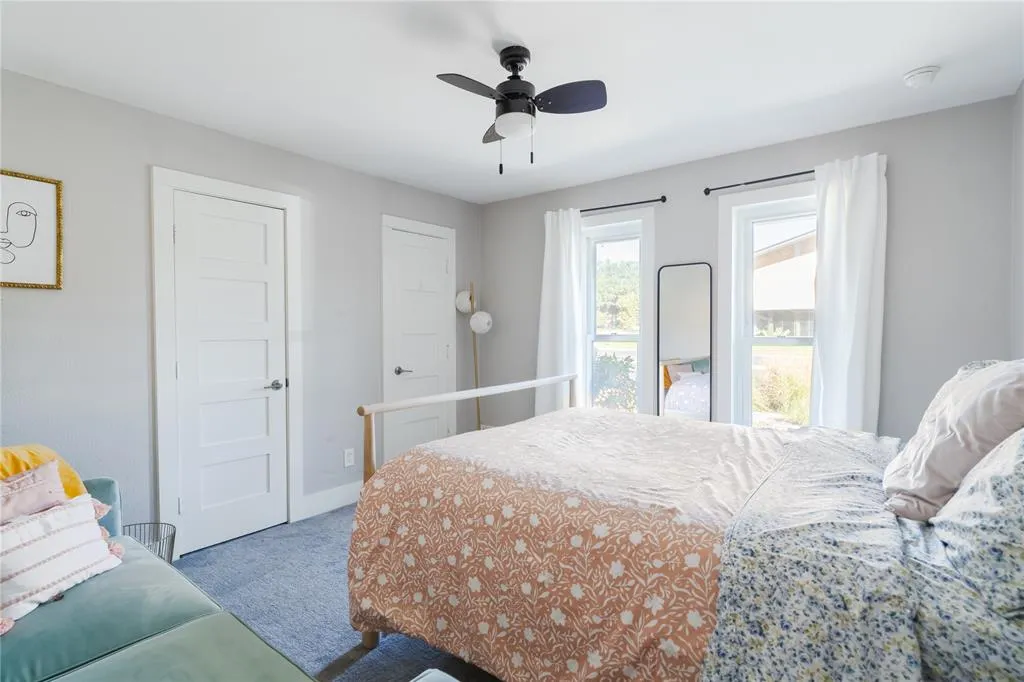 6112 E Lovers Lane