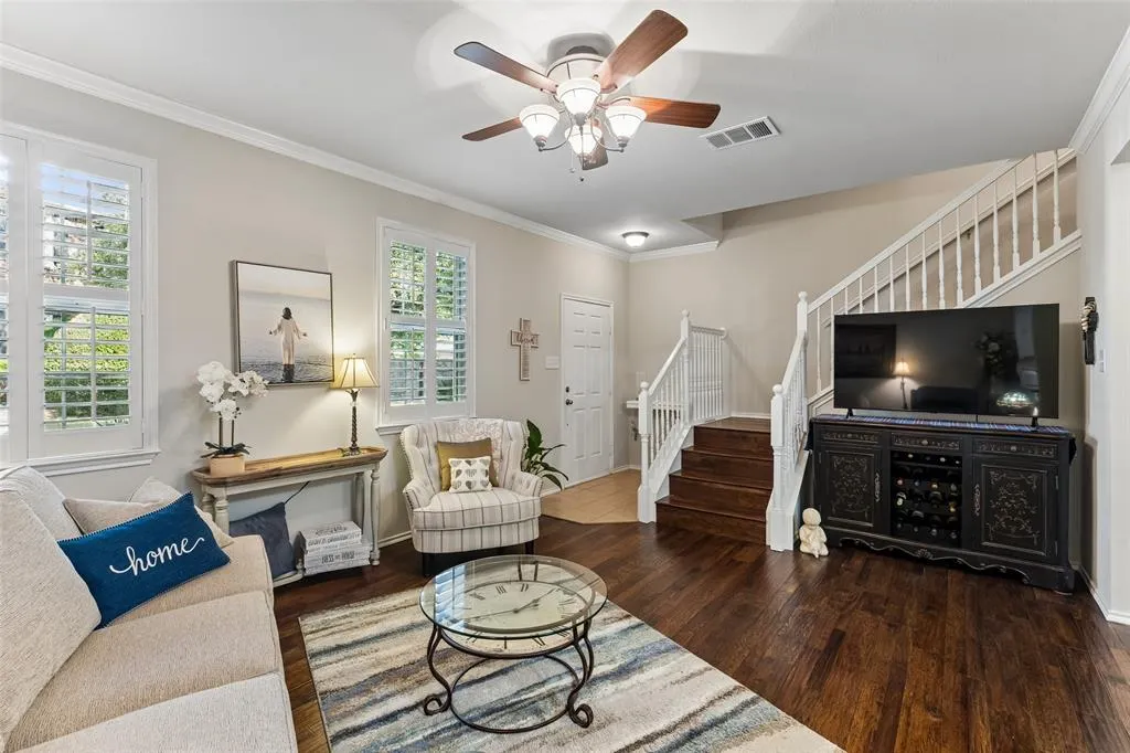 4136 Kyndra Circle