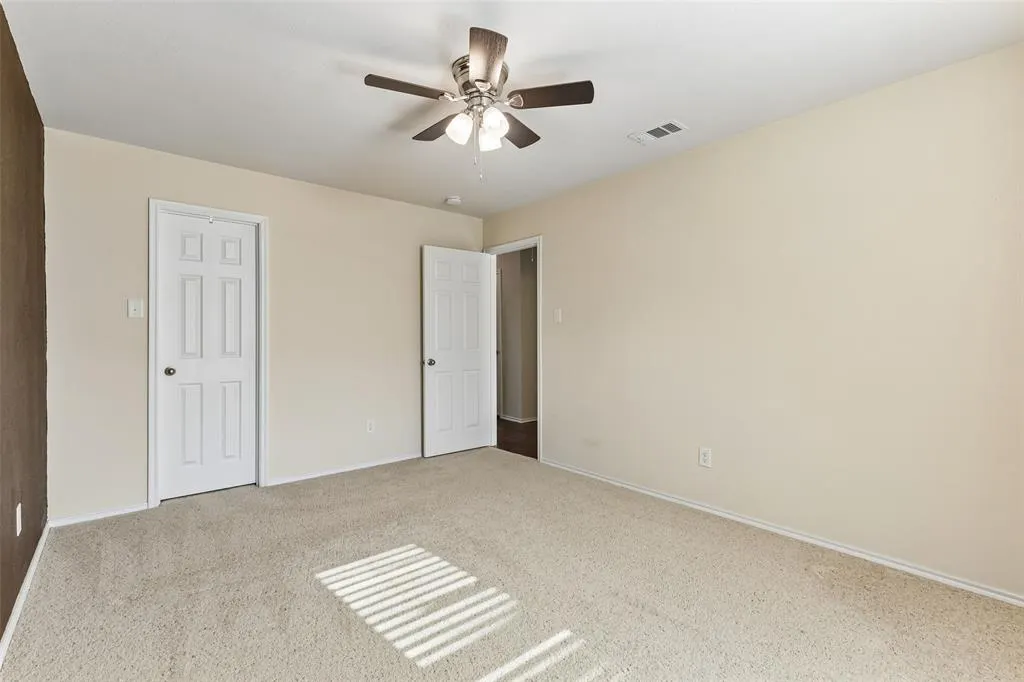 4136 Kyndra Circle
