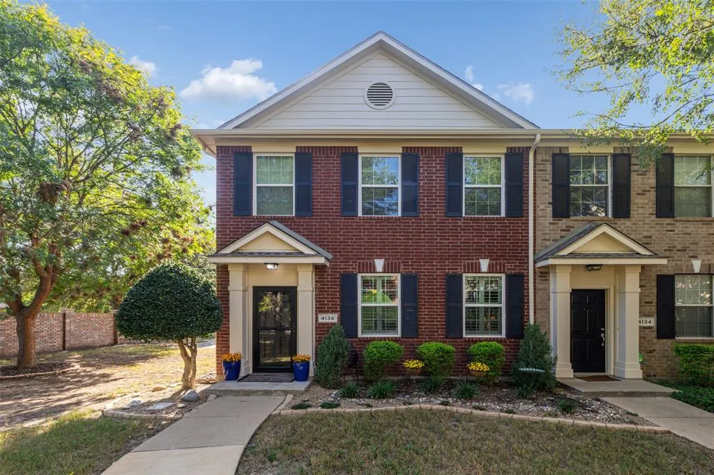 4136 Kyndra Circle