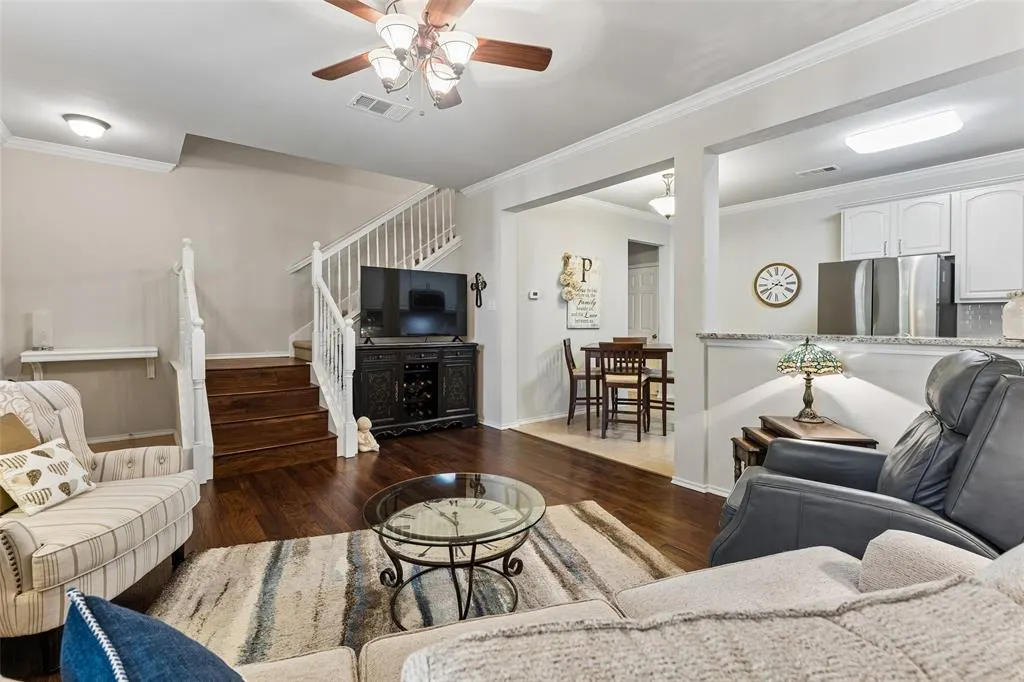 4136 Kyndra Circle