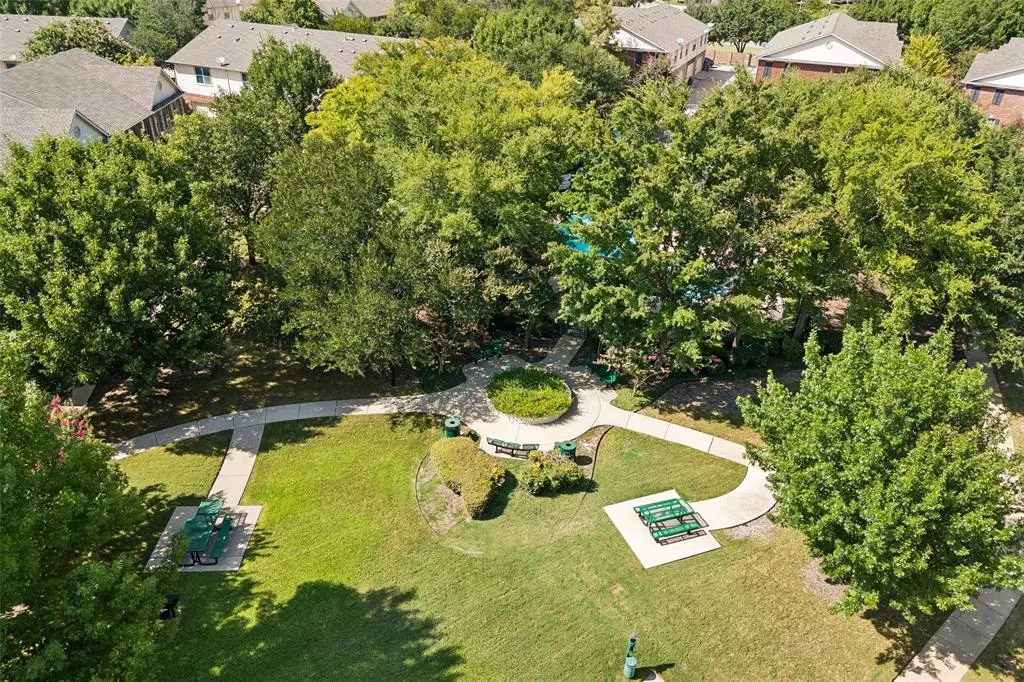 4136 Kyndra Circle