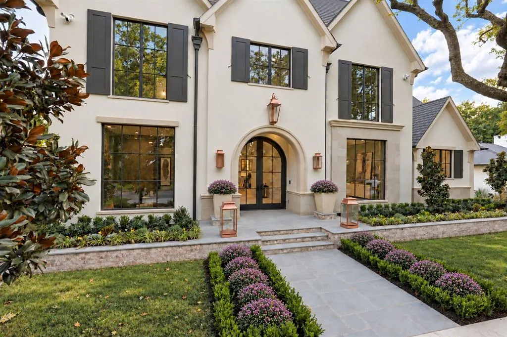 6304 Del Norte Lane