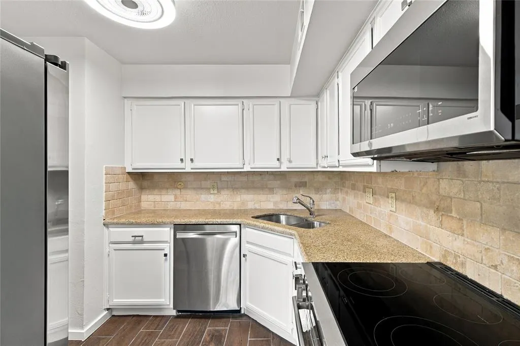 15151 Berry Trail #1505