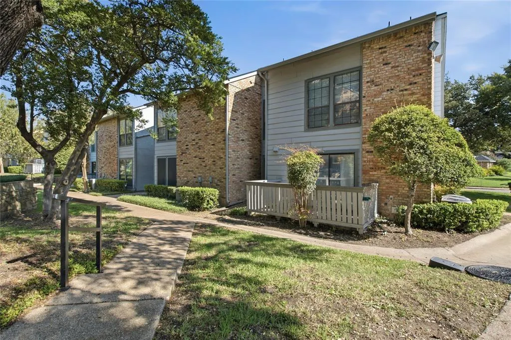 15151 Berry Trail #1505