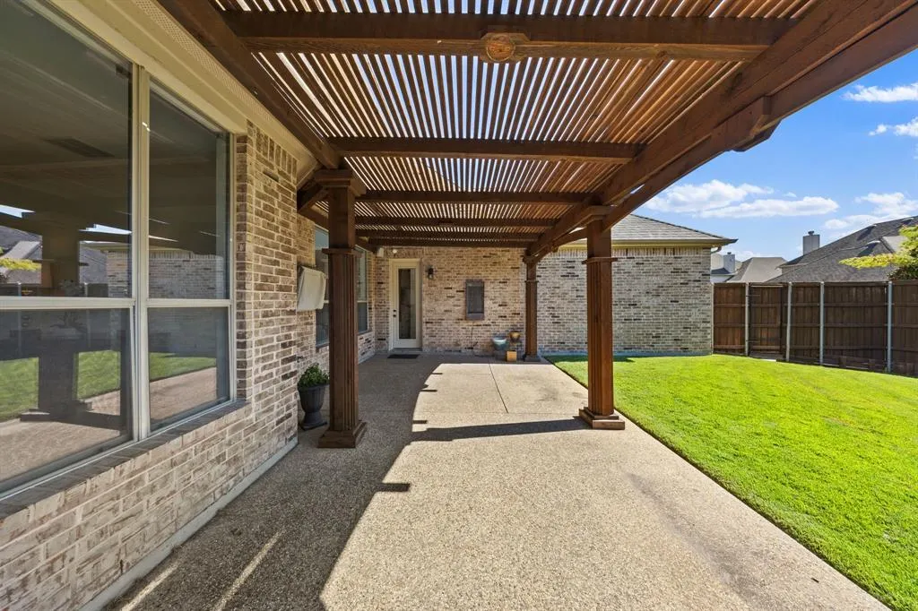 5731 Noble Oak Lane