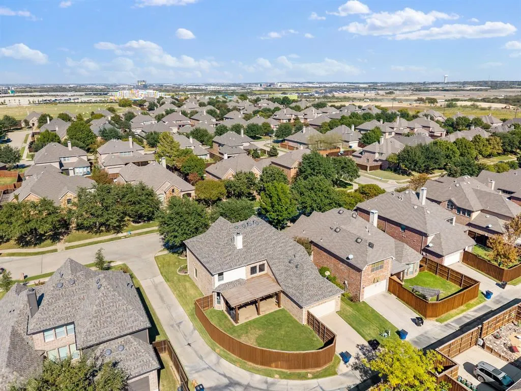5731 Noble Oak Lane