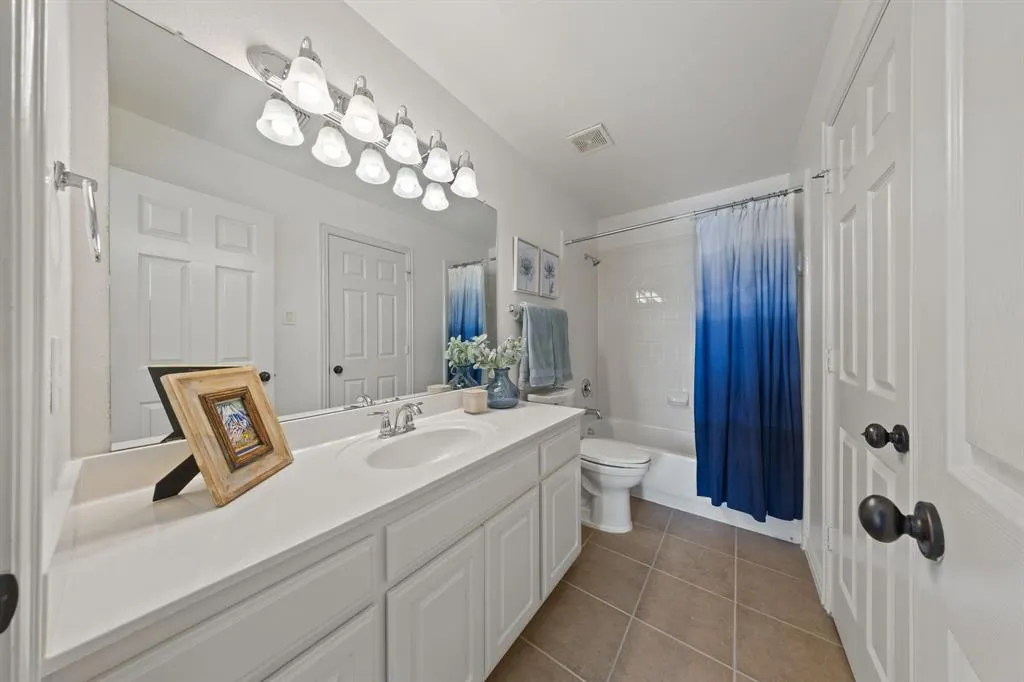 5731 Noble Oak Lane