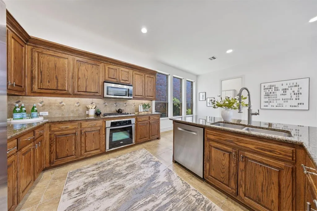 5731 Noble Oak Lane