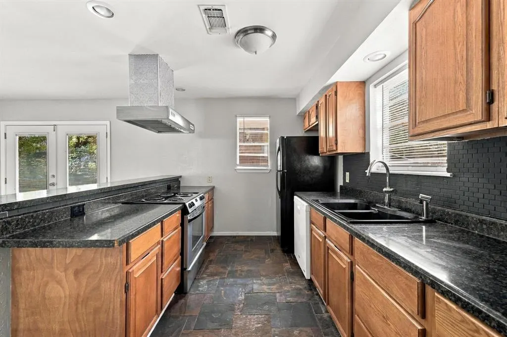 499 Sequoia Drive
