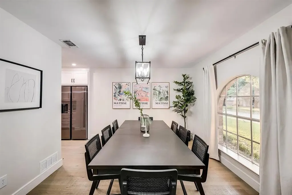 2836 Meadowbrook Drive
