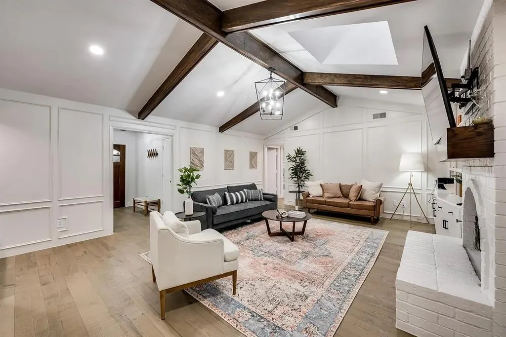 2836 Meadowbrook Drive