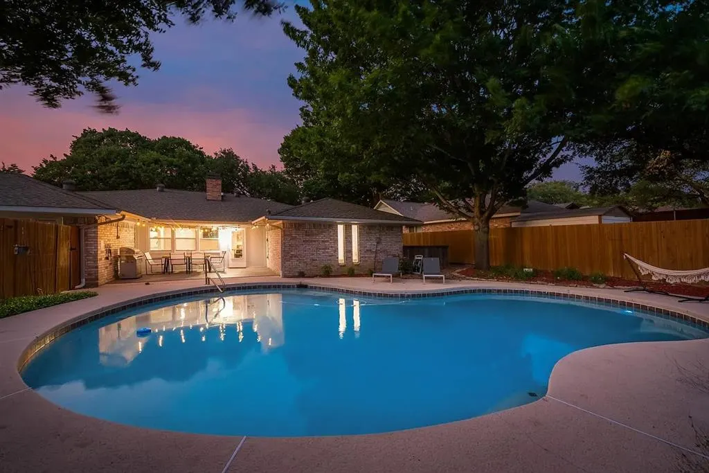 2836 Meadowbrook Drive