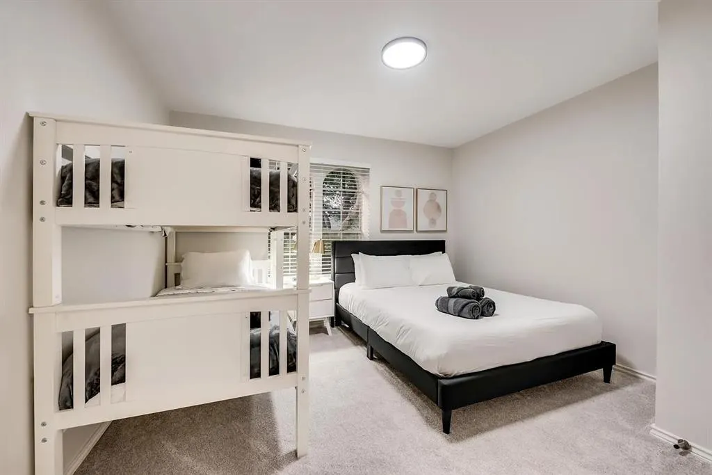 2836 Meadowbrook Drive