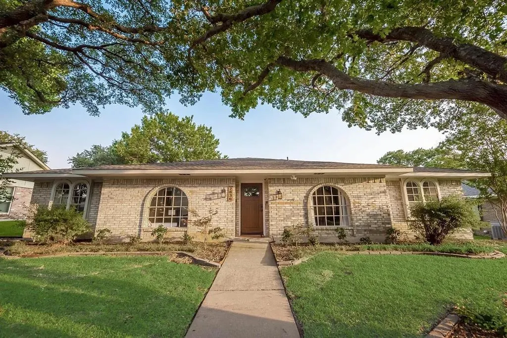 2836 Meadowbrook Drive