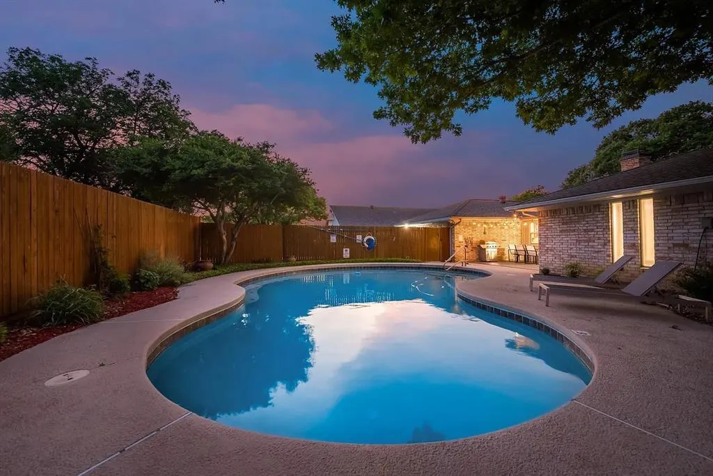 2836 Meadowbrook Drive