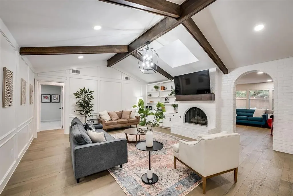 2836 Meadowbrook Drive