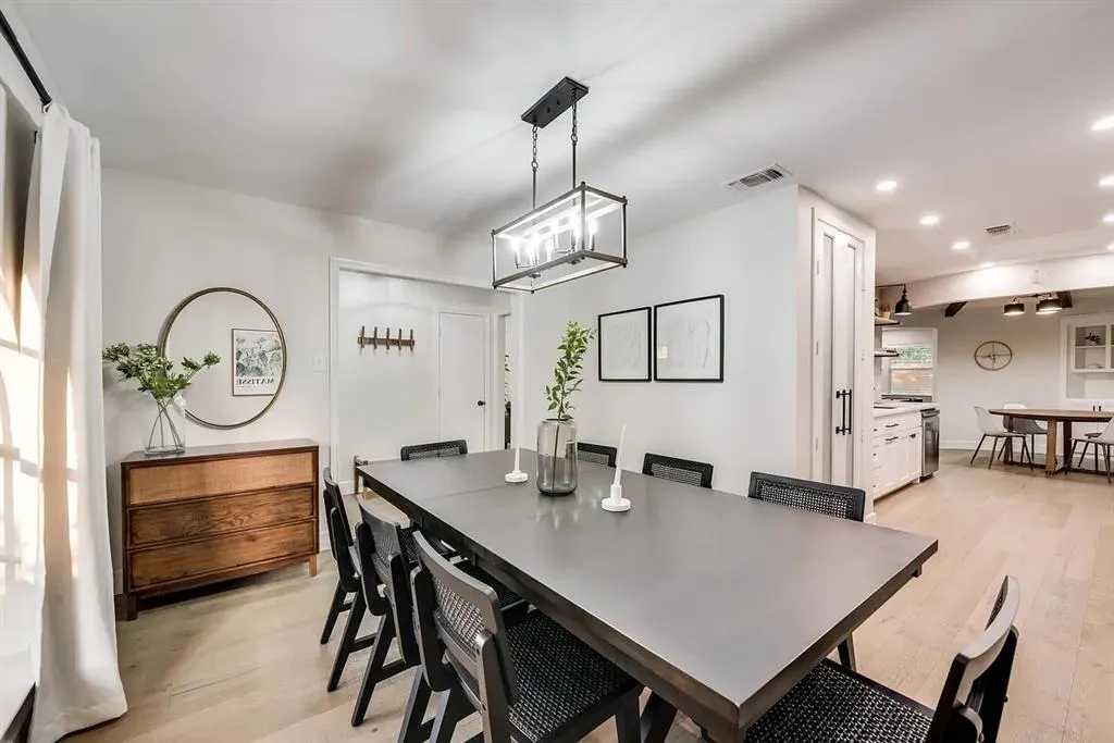2836 Meadowbrook Drive