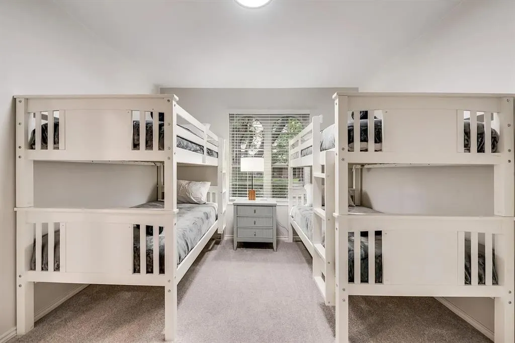 2836 Meadowbrook Drive