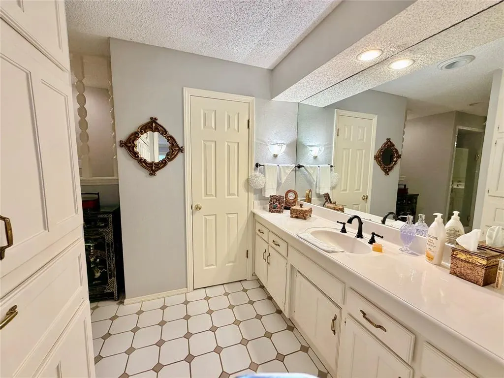 308 Paint Pony Trail N