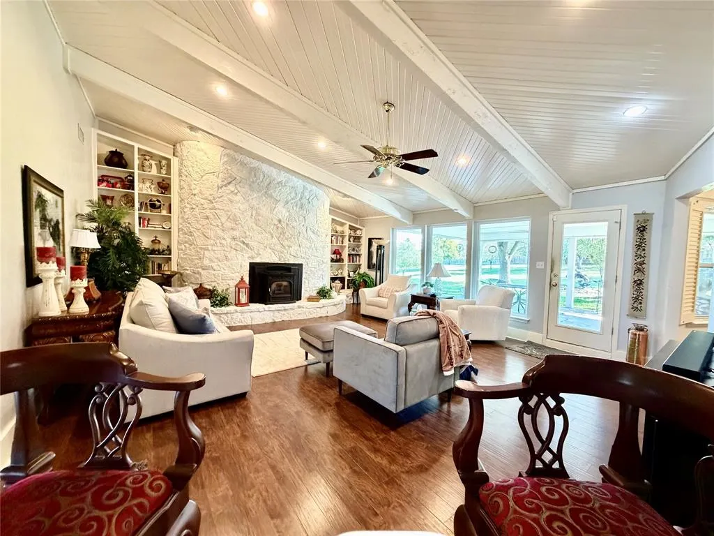 308 Paint Pony Trail N