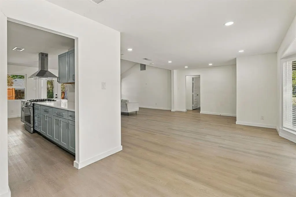 2118 Redondo Drive
