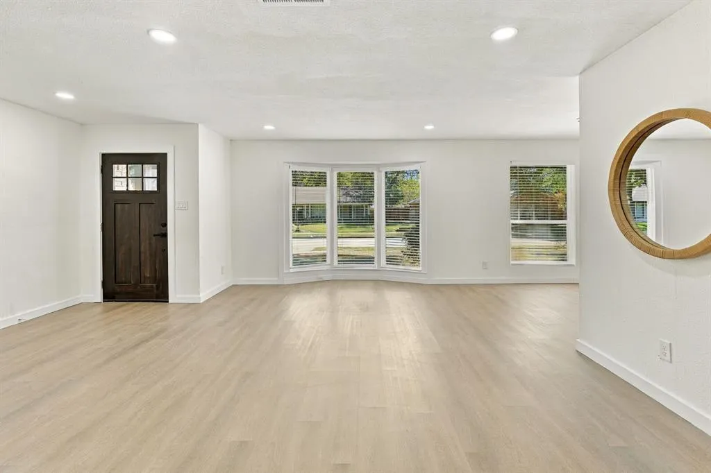 2118 Redondo Drive