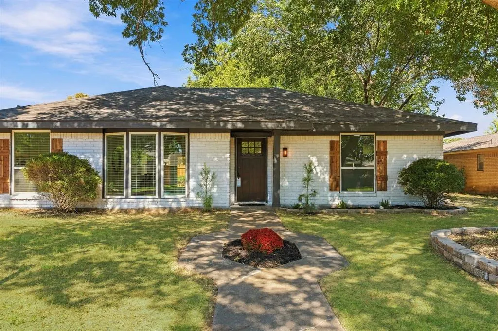 2118 Redondo Drive