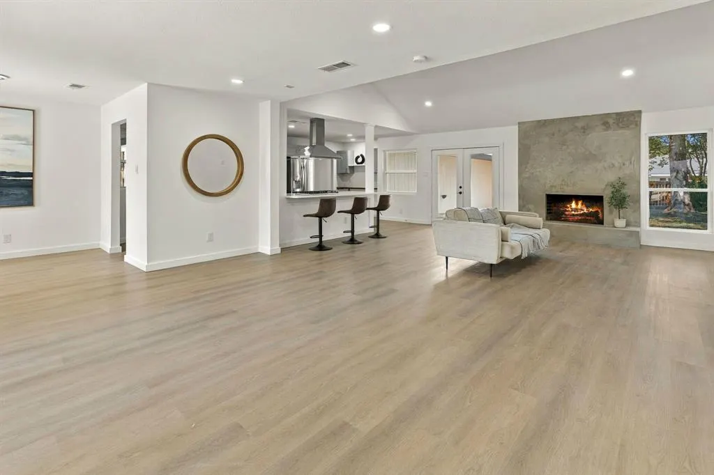 2118 Redondo Drive