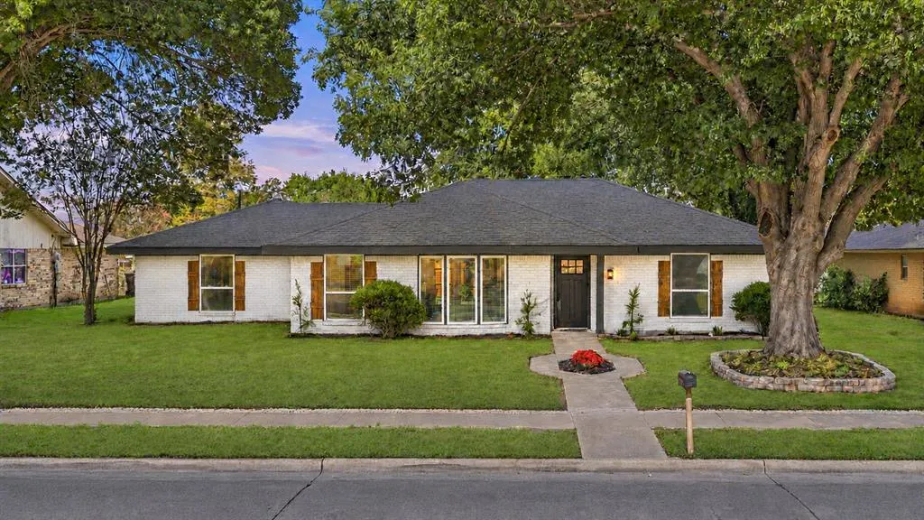 2118 Redondo Drive