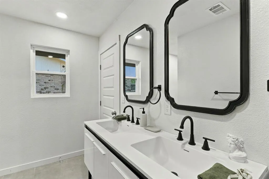 2118 Redondo Drive