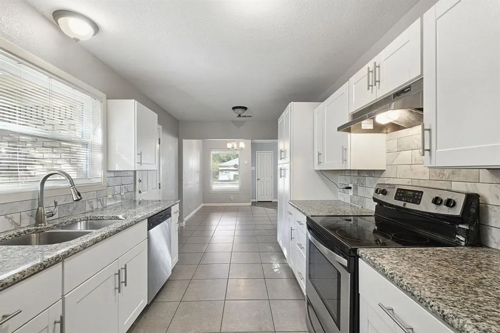2502 Costa Mesa Drive