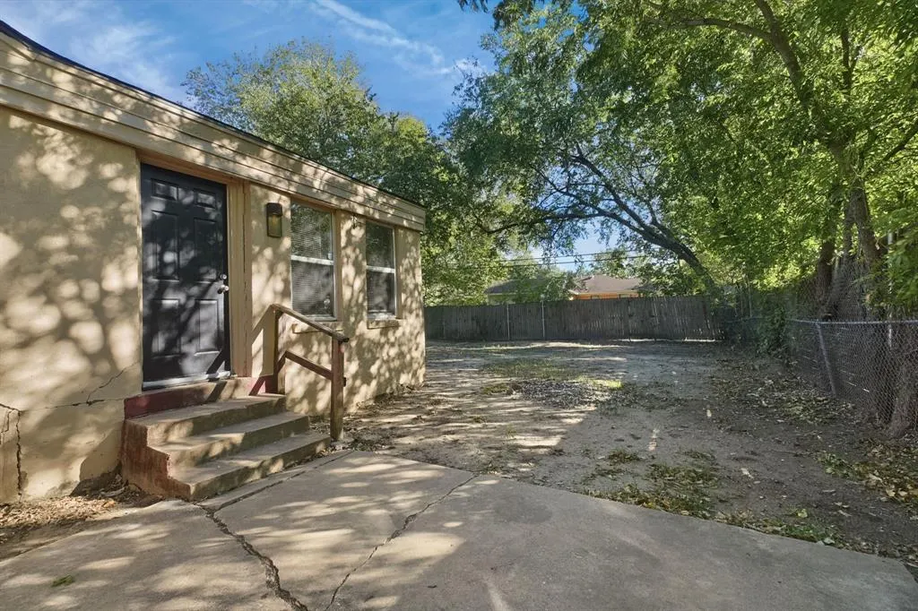 2502 Costa Mesa Drive