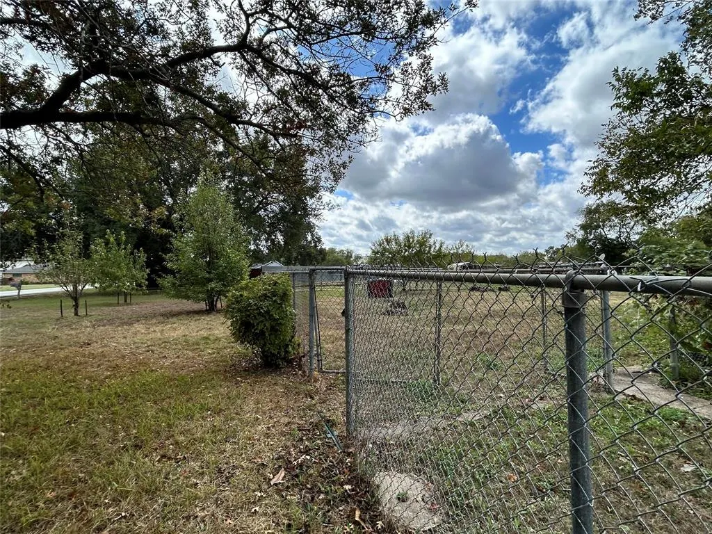 8407 Honeysuckle Lane