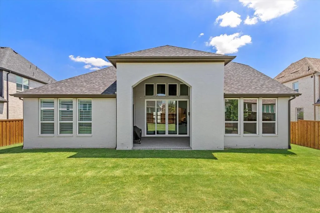 2260 Rainforest Drive