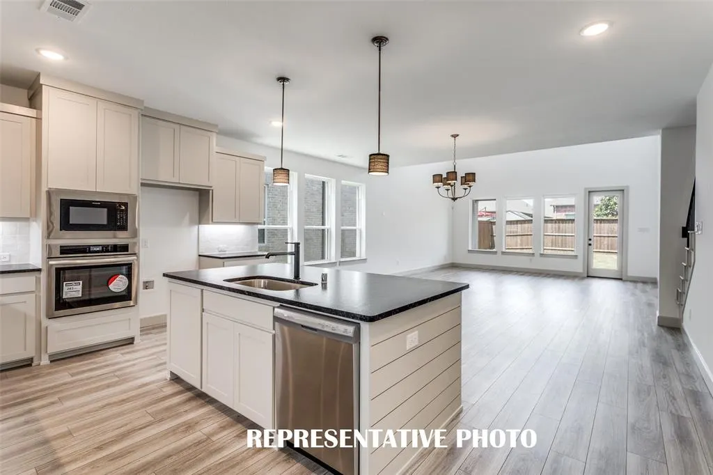 1405 Mistflower Lane