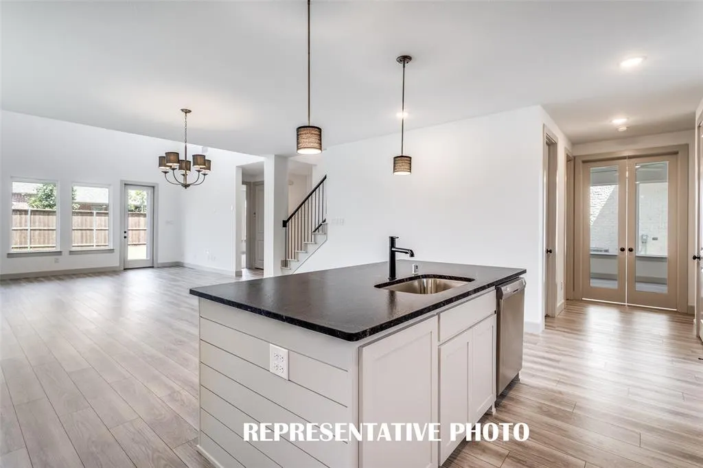 1405 Mistflower Lane