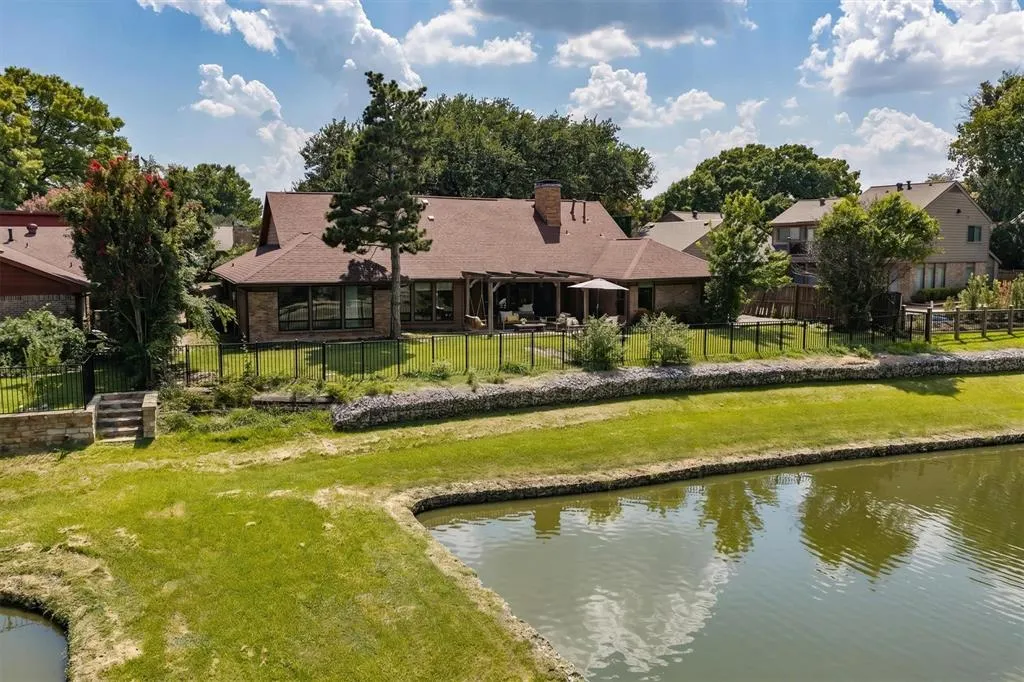 2428 Trellis Lane