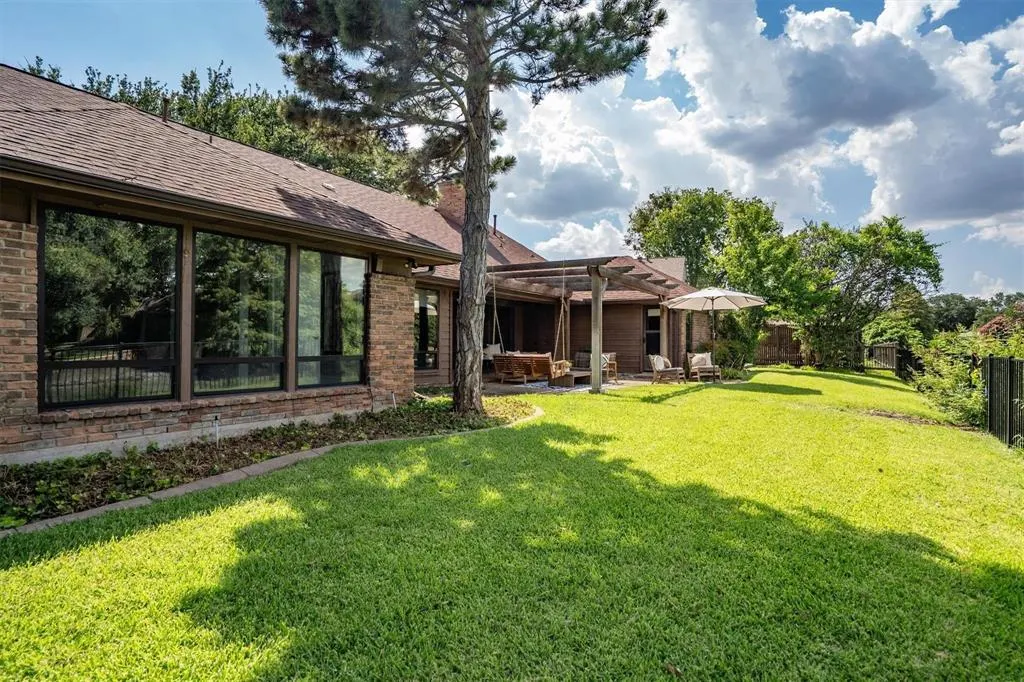 2428 Trellis Lane