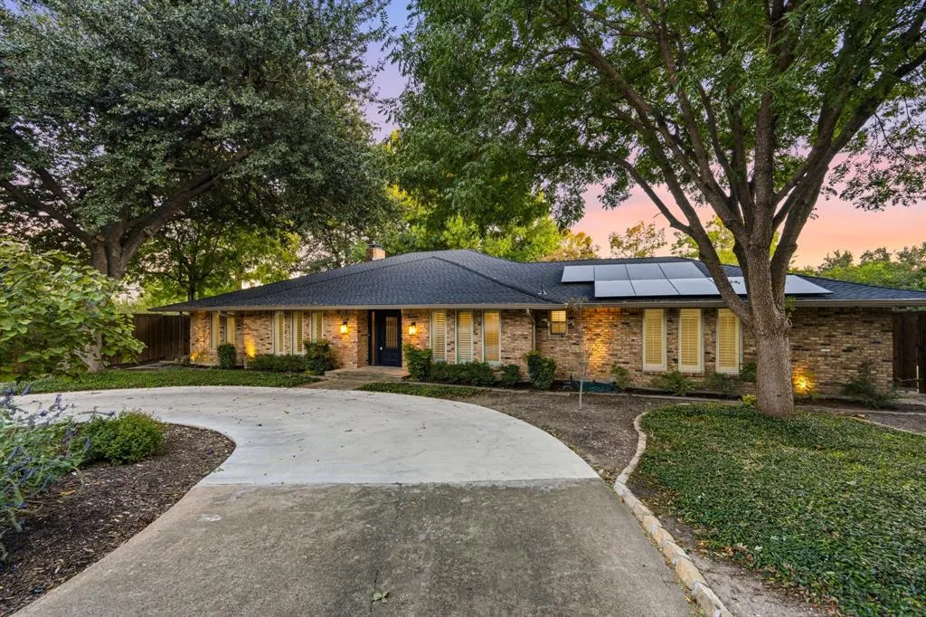 9656 Ravensway Drive