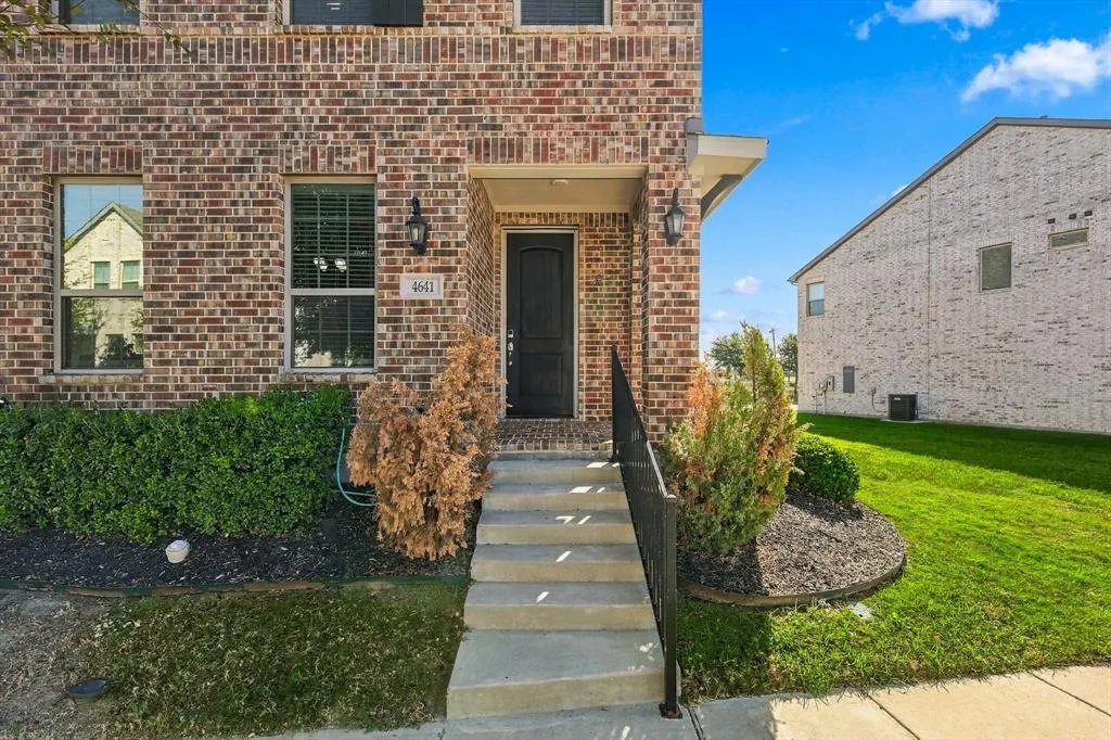 4641 Piedras Lanzar Drive